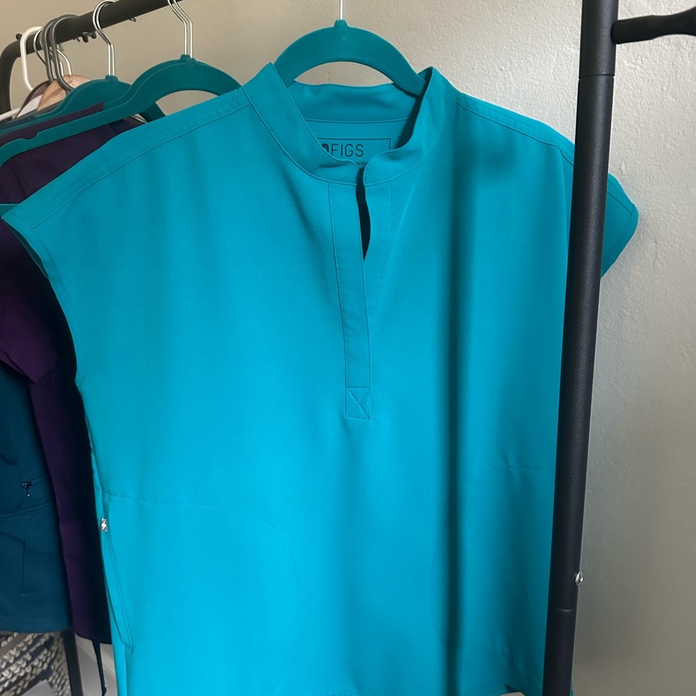 Figs Women's Teal Scrub Top